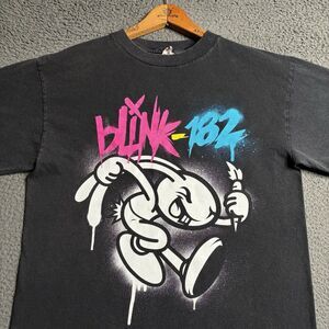 Blink-182 Honda Civic Tour 2011 Concert T-Shirt Size Medium Punk Rock Band Tee